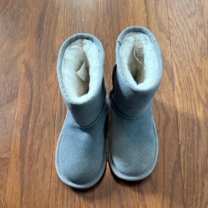 NWT- Koolaburra Kids Grey Suede Shearling-Lined Boots